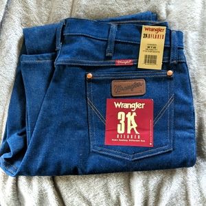 Wrangler NWT relaxed fit jeans size 36x32